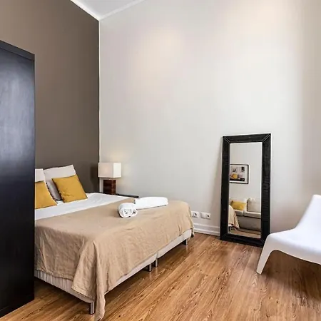 Well-located With Smart Space Apartman *